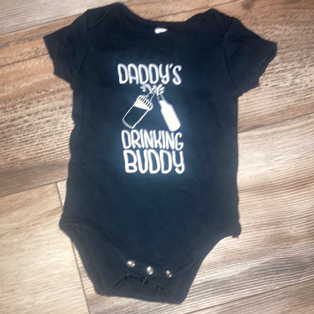 BabiEssential Daddy’s Drinking Buddy Black Onesie Size 6 months
